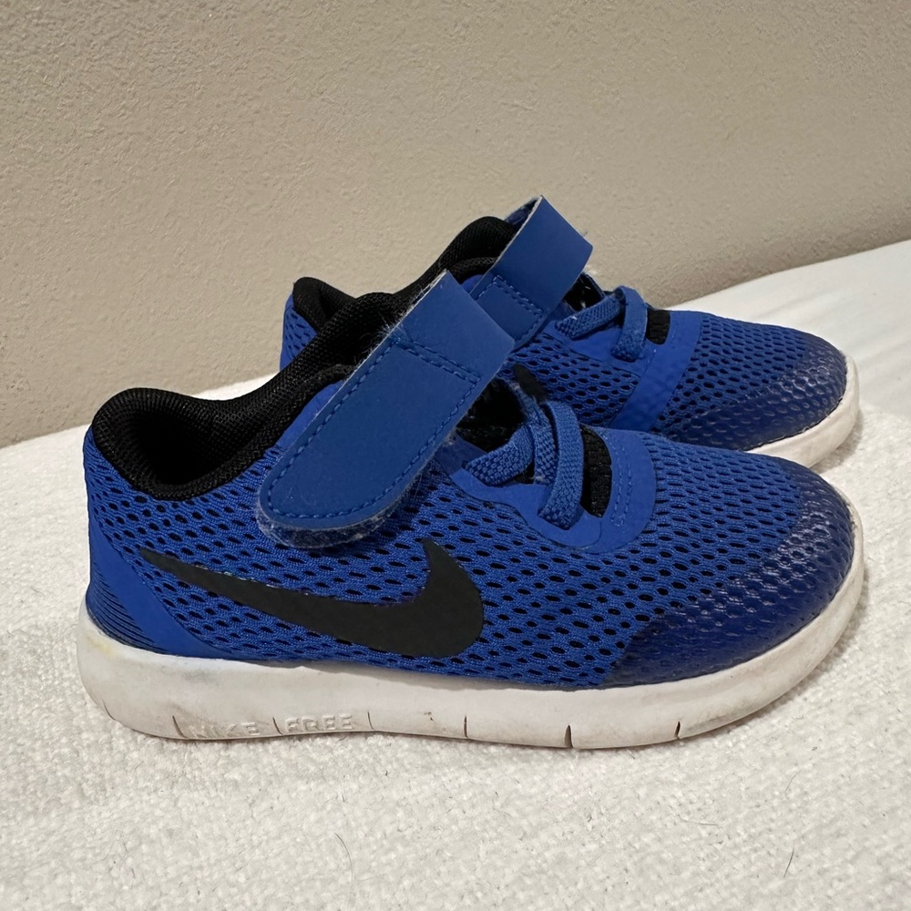 Nike Kids Black and Blue Sneakers